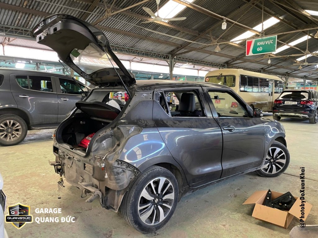 SUZUKI SWIFT -  ĐỔI MÀU TỪ XÁM SANG XANH LÁ TRỪ NÓC KHAIPHUCHOI QUANGDUCAUTO (11).jpg