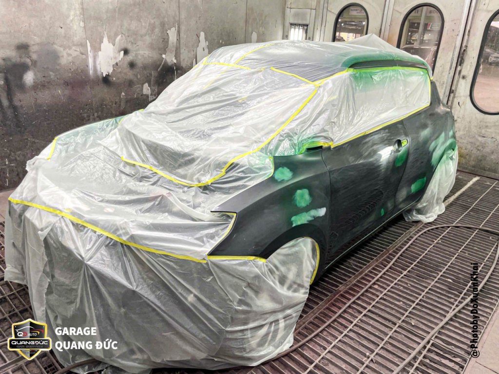 SUZUKI SWIFT -  ĐỔI MÀU TỪ XÁM SANG XANH LÁ TRỪ NÓC KHAIPHUCHOI QUANGDUCAUTO (12).jpg