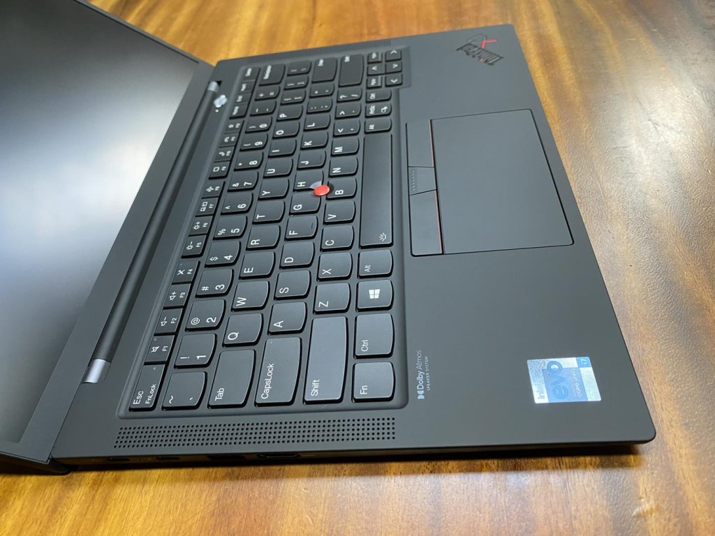 Thinkpad-X1-carbon-Gen-9-Core-i7-7.jpg