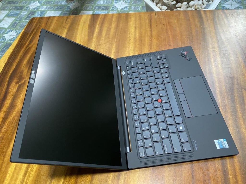 Thinkpad-X1-carbon-Gen-9-Core-i7-9.jpg
