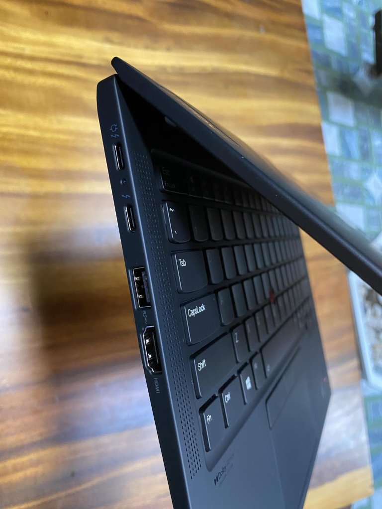 Thinkpad-X1-carbon-Gen-9-Core-i7-11.jpg