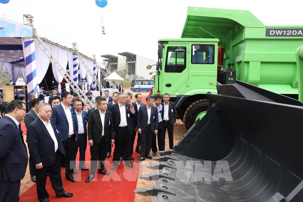 163119-xuan-thien-group-va-liugong-hop-tac-hien-thuc-hoa-doi-xe-may-cong-trinh-thuan-dien-dau-...jpg