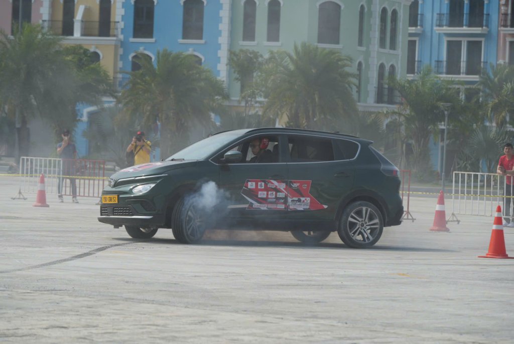 z7645340236250_d04975a4c9bac73267aff32cff0e3144.jpg