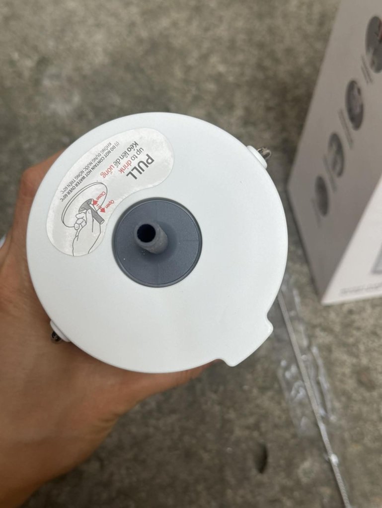 Bình giữ nhiệt kèm ống hút có quai xách 540ml LocknLock LHC42689.jpeg