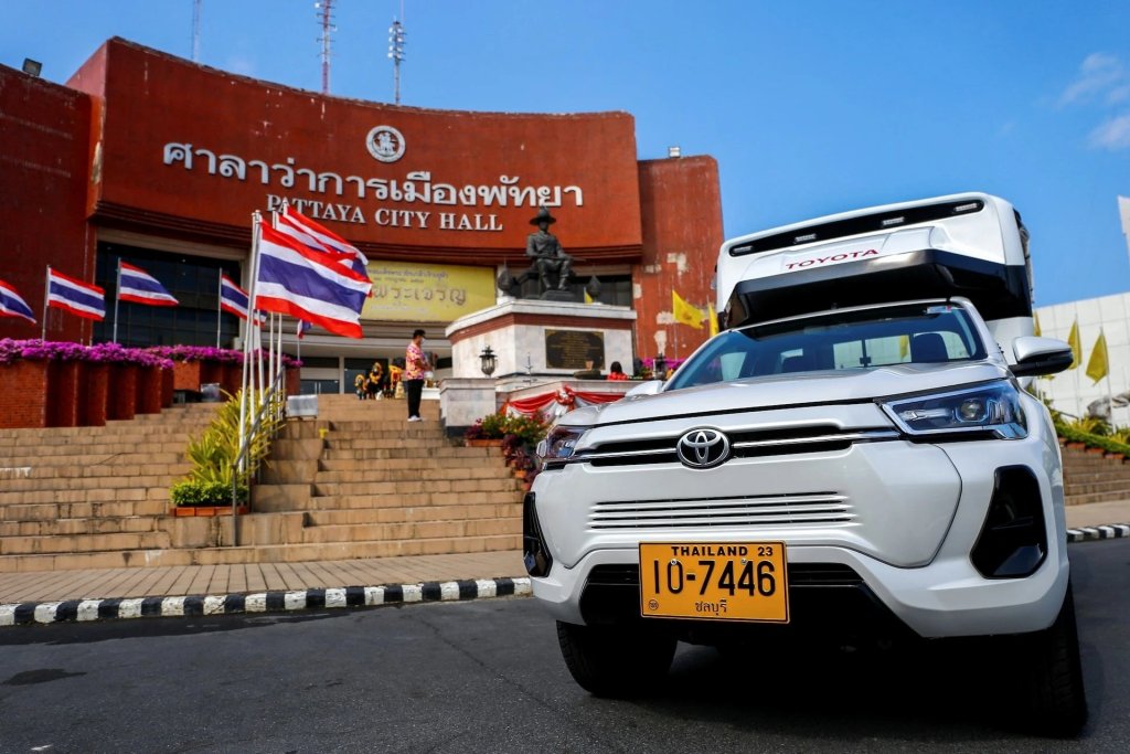 Toyota_pickup_thailand.jpg
