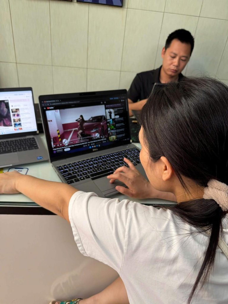 ban-giao-laptop-dell-latitude-5510-cho-khach-hang-tai-thanh-xuan.jpg