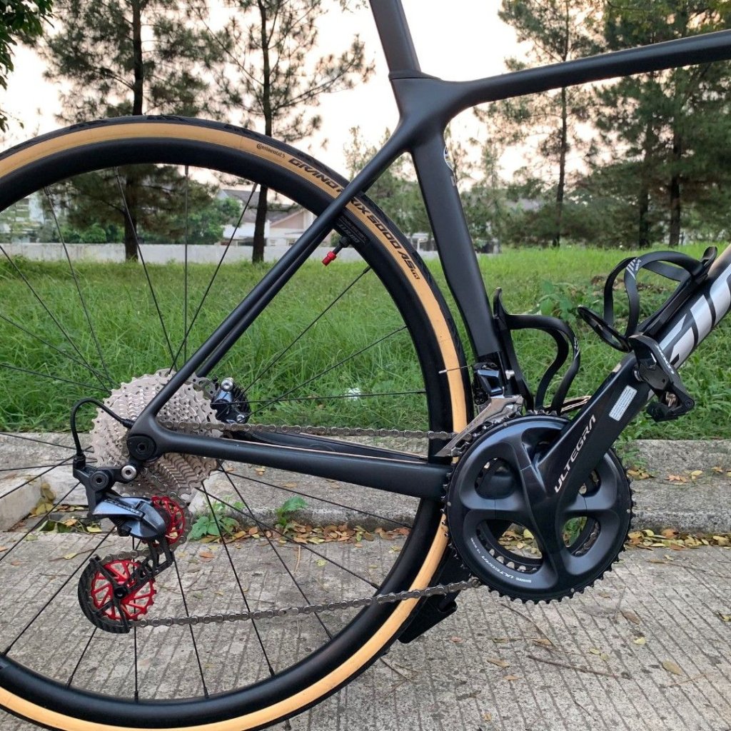 roadbike_giant_tcr_advanced_1__1726406380_146535fd_progressive.jpg