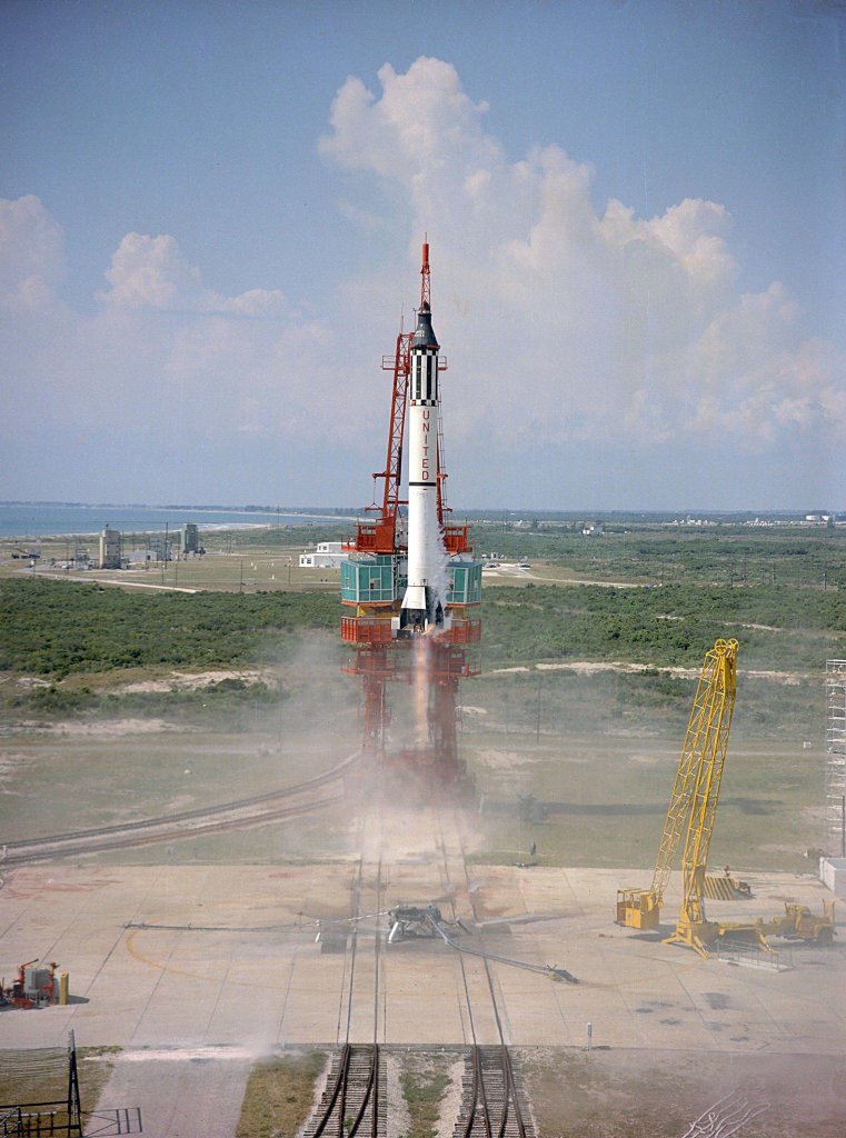 Space 1961_5_5 (3) Shepard.jpg