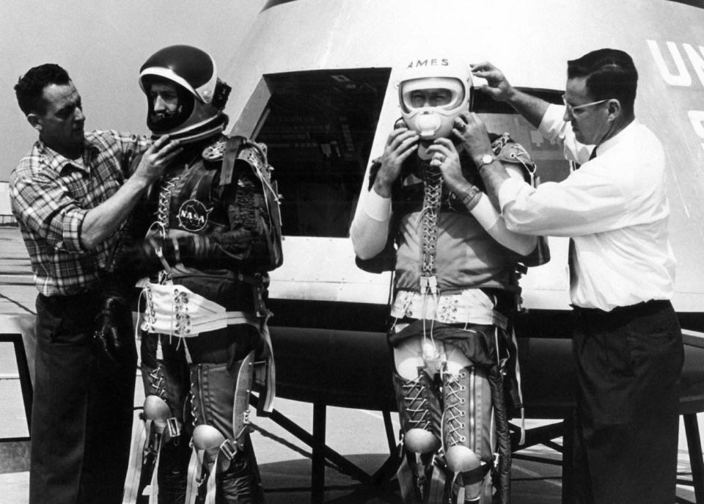 Space 1962_4_6 (1).jpg