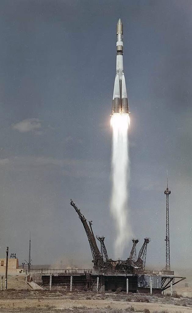 Space 1964_10_12 (1) Voskhod 1.jpg