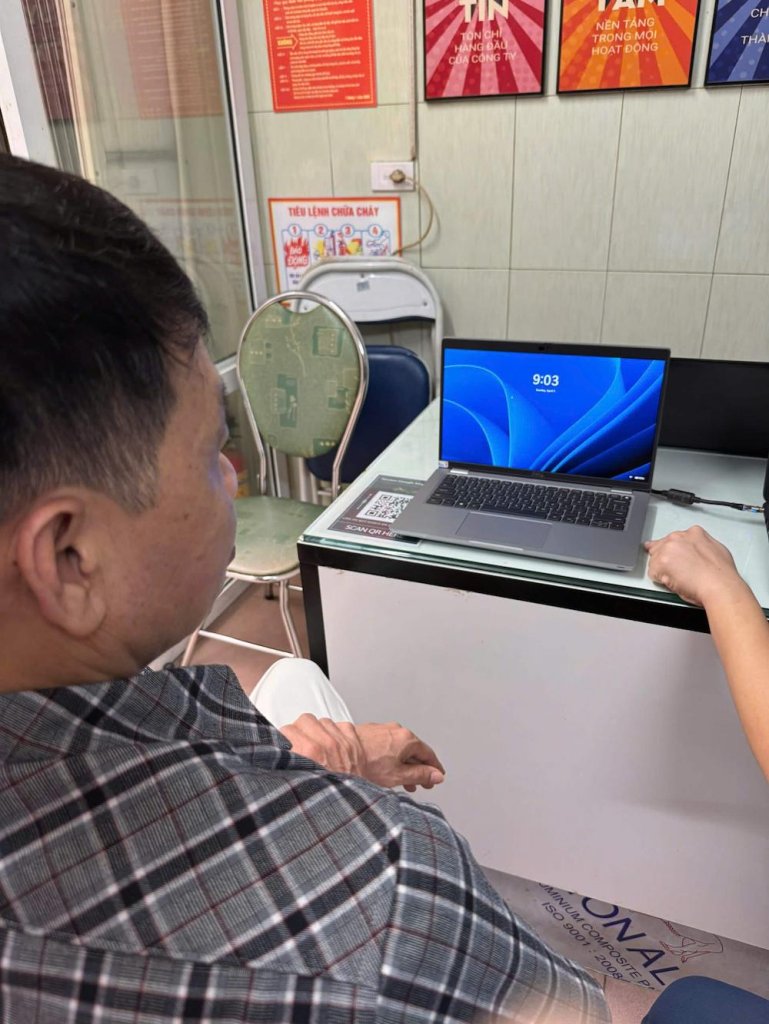 khach-hang-mua-laptop-dell-latitude-5420-cu-tai-thanh-xuan-hanoi (1).jpg