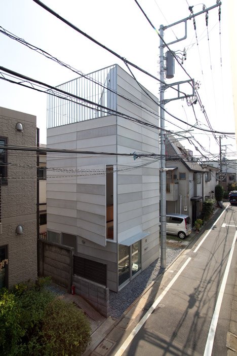 dezeen_Small-House-by-Unemori-Architects_5.jpg