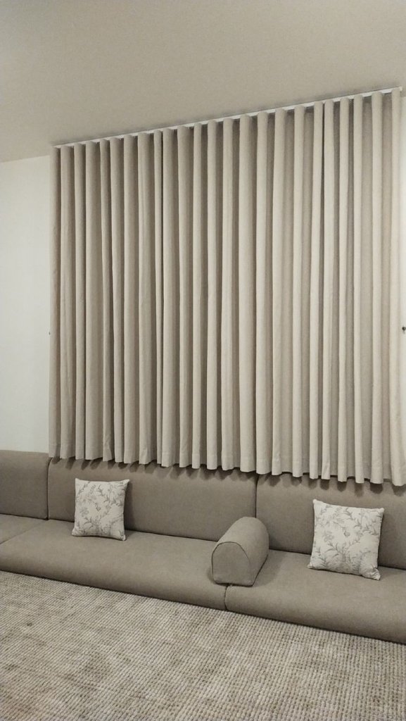 Rèm vải chống nắng cao cấp hiện đại.jpg