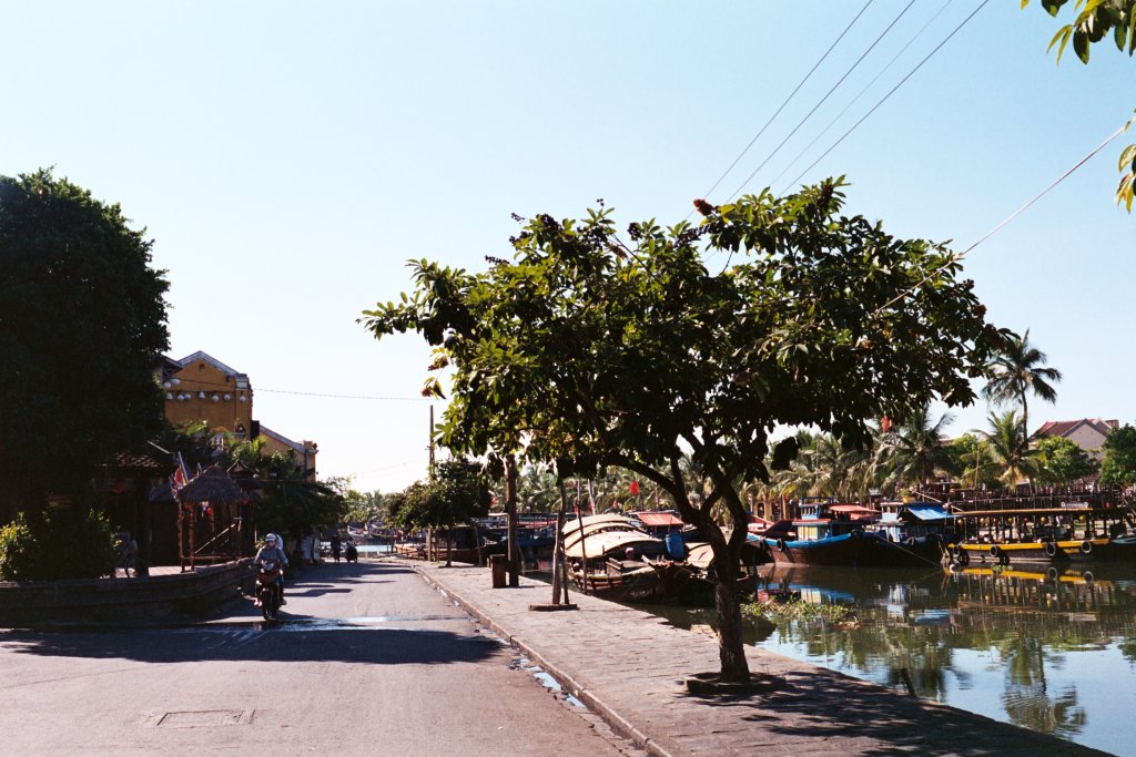 AB007.jpg