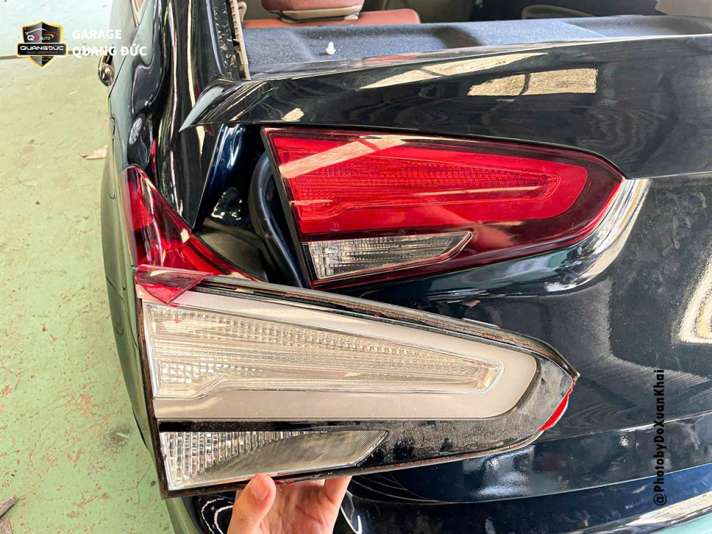 KIA CERATO XANH - ĐÂM ĐUÔI NẶNG biến dạng nắp cốp, khoang cốp, vỡ đèn, kính quangducauto Khaip...jpg