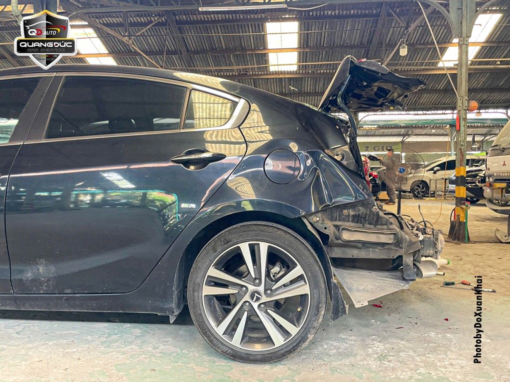 KIA CERATO XANH - ĐÂM ĐUÔI, VỠ KÍNH, ĐÈN, CỐP quangducauto khaiphuchoi (5).jpg