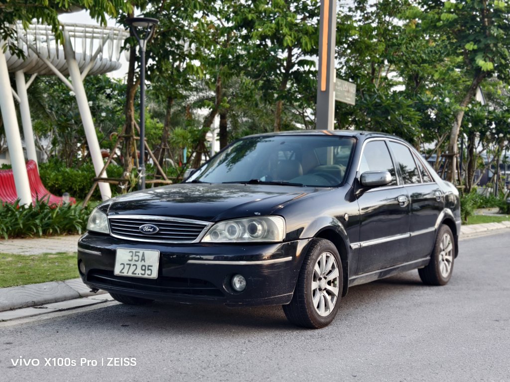 Ford Laser 2004 (1).jpg