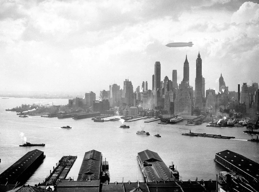 Airship 1937_5_6 (6) LZ-129 Hindenburg.jpg