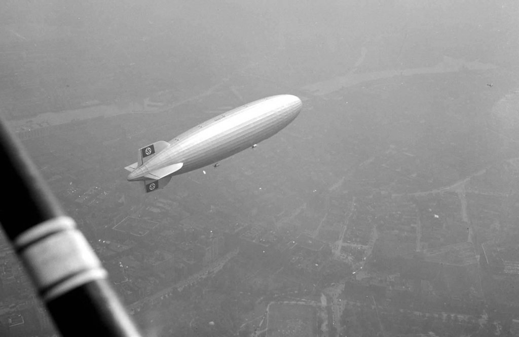 Airship 1937_5_6 (8) LZ-129 Hindenburg.jpg