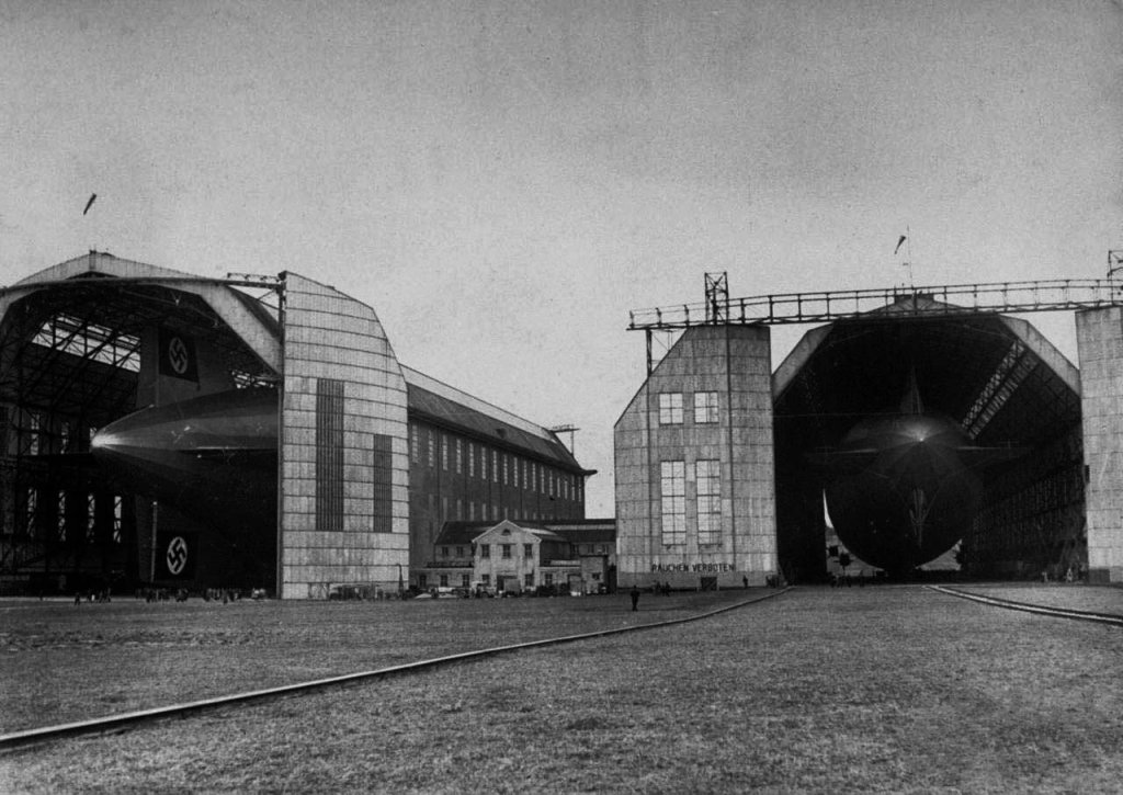 Airship 1937_5_6 (15) LZ-129 Hindenburg.jpg