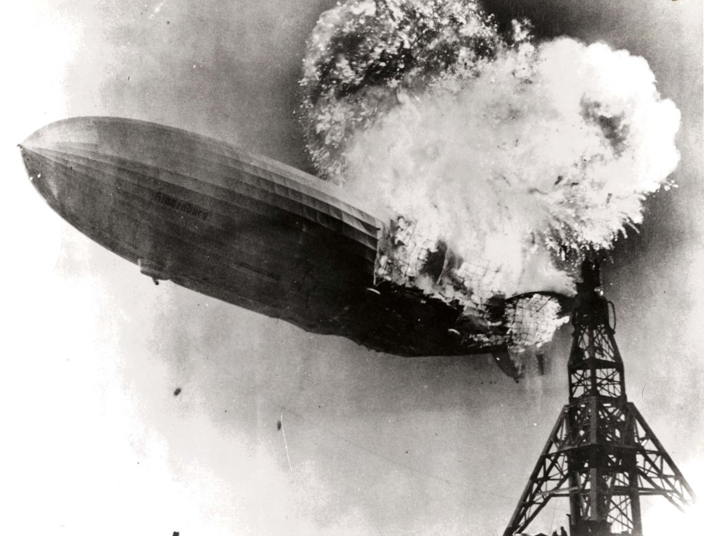 Airship 1937_5_6 (37) LZ-129 Hindenburg.jpg