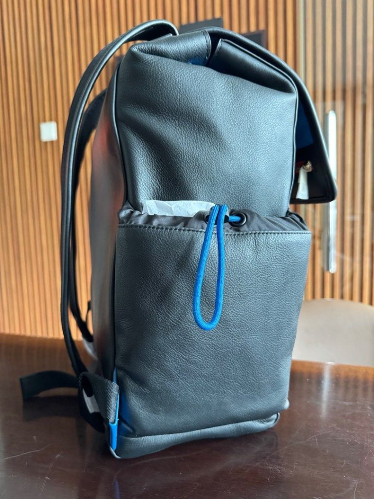 paul_smith_limited_edition_x_u_1715008915_ca98a6a9_progressive.jpg