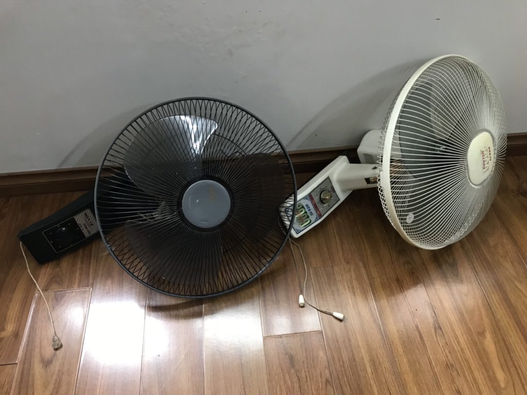 Quat treo tuong.jpg