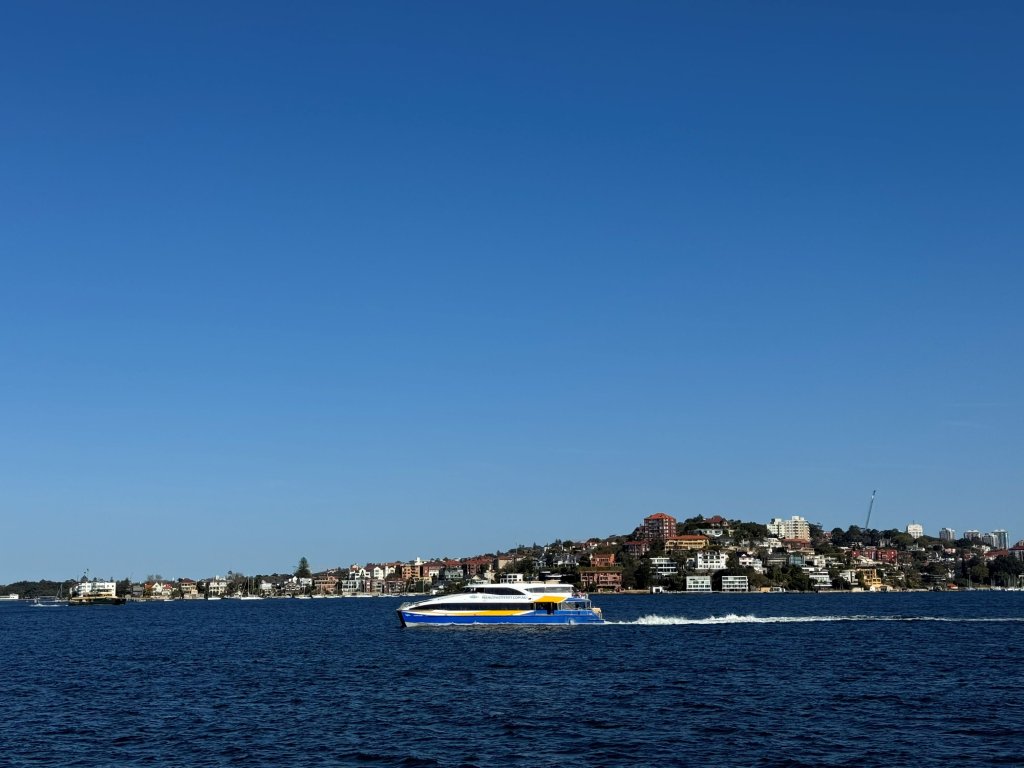 Syney harbor from ferry 2.jpg