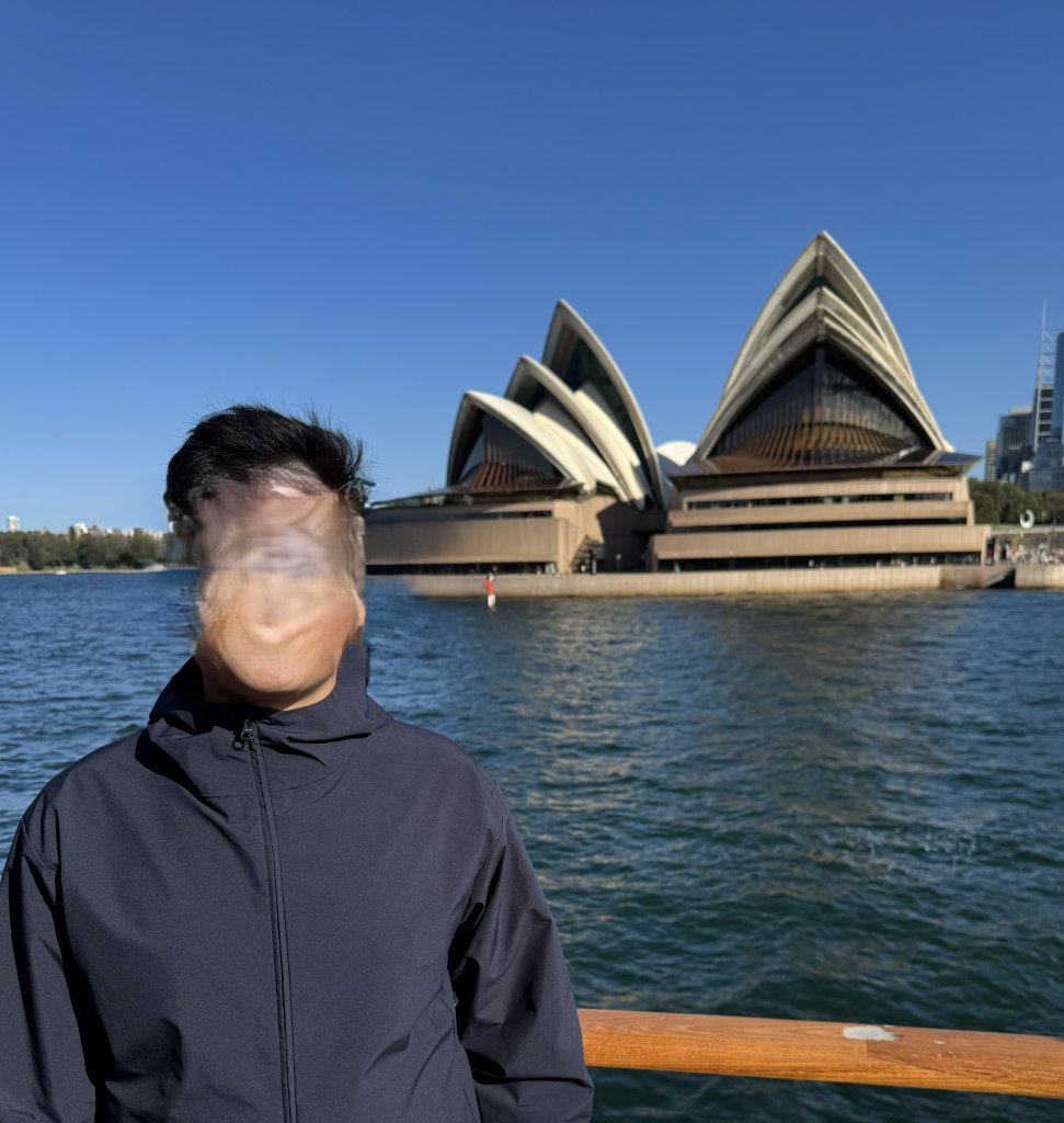 nha hat con so lam mo mat.jpg