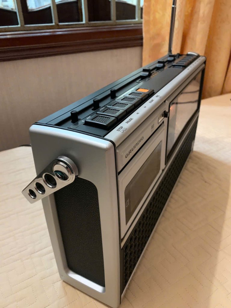 grundig2.jpg
