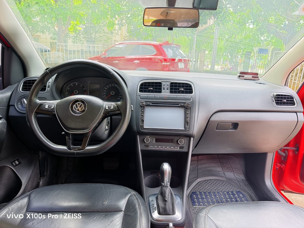 VW Polo (9).jpg