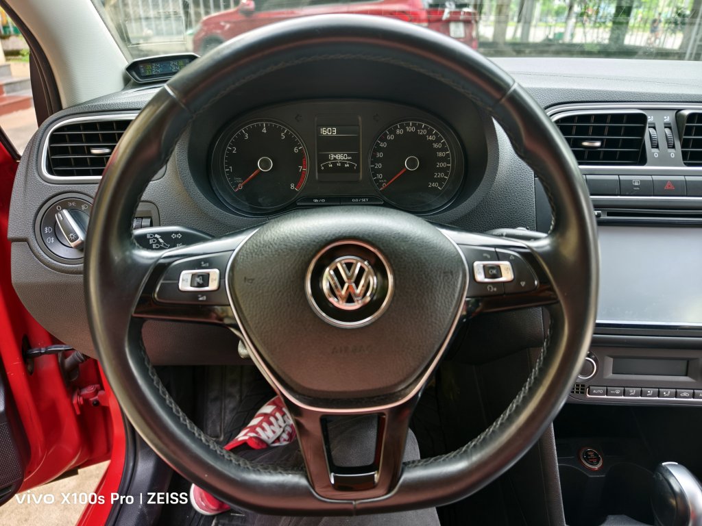 VW Polo (10).jpg