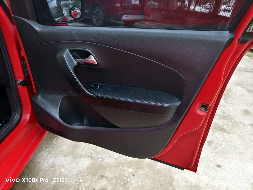 VW Polo (12).jpg
