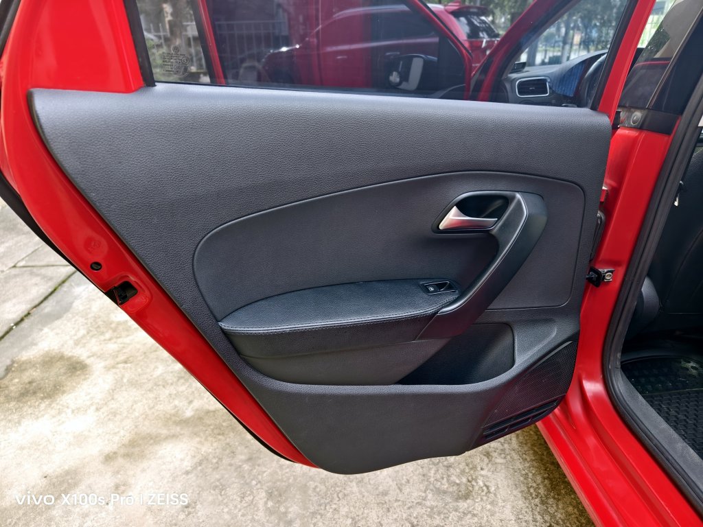 VW Polo (14).jpg