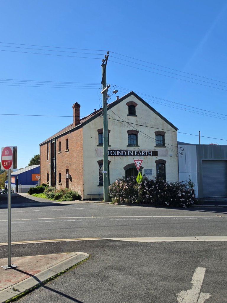 Near Deloirane town.jpg