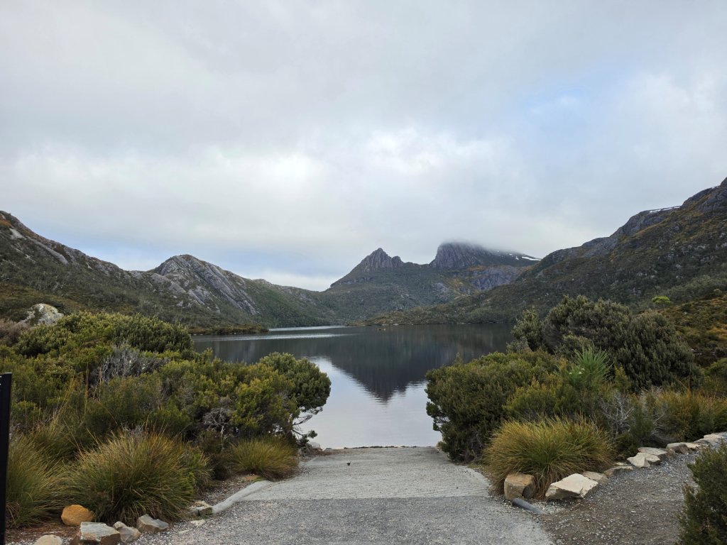 Dove Lake end of track.jpg