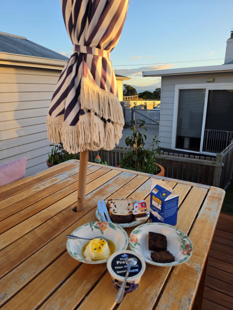 breakfast in Bicheno 1.jpg