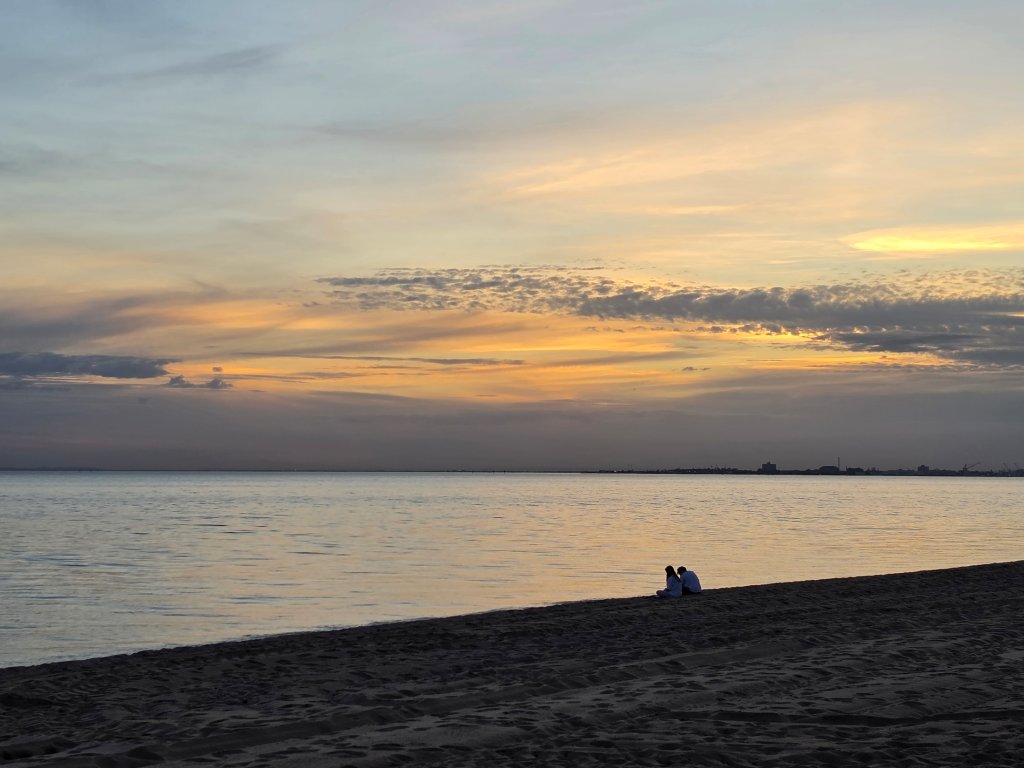 Couple in St Kilda Beach.jpg