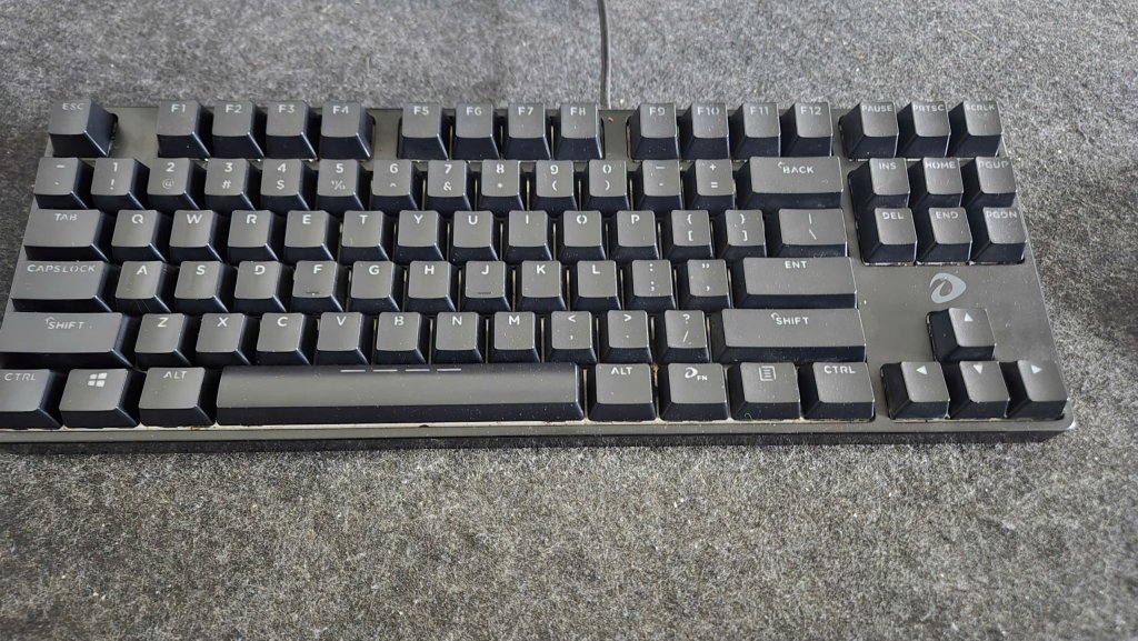 z8039502369090_75b183094b5619bb4b2a43fb440de5b9.jpg