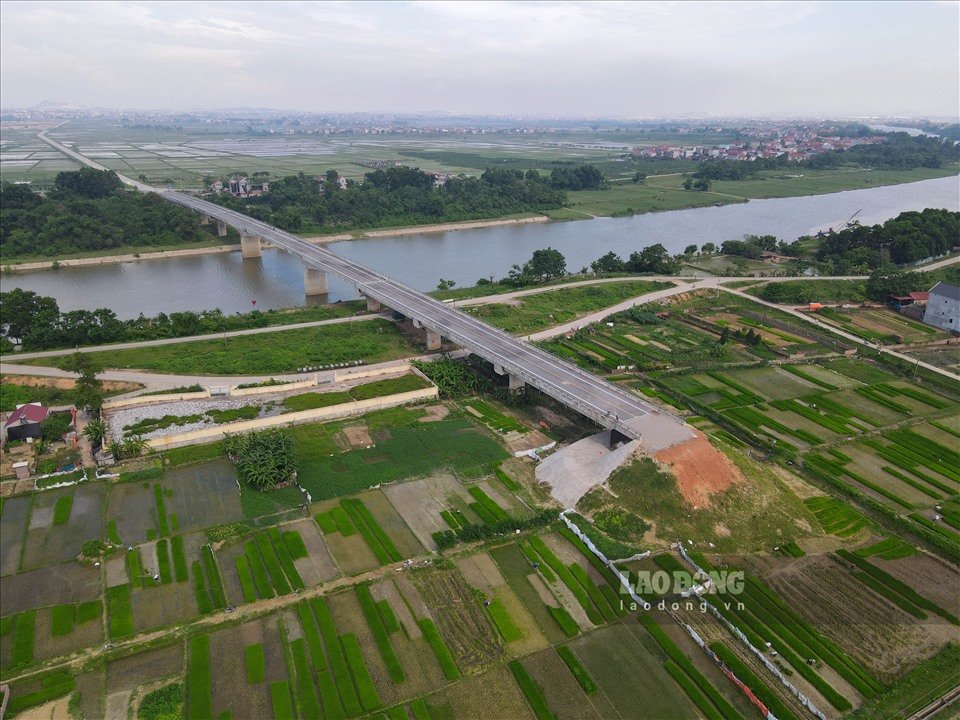 cau khong duong dan.jpg