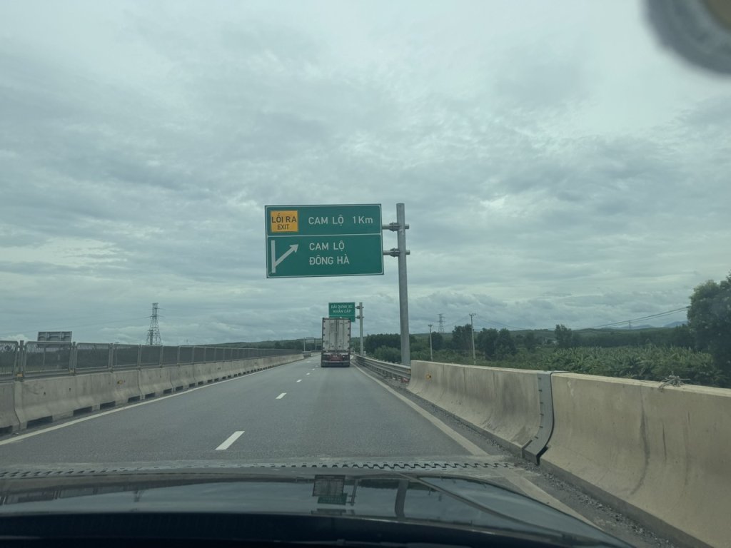 1JUTR9LQR_33JJGB.jpeg