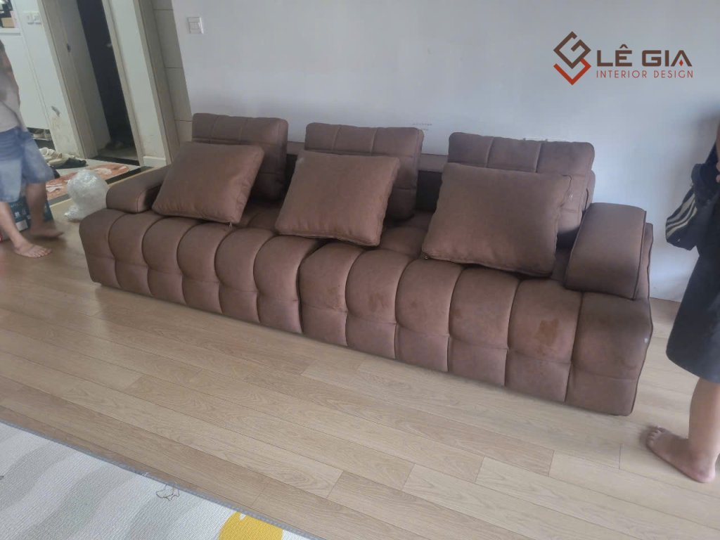 Ảnh chụp thực tế sofa da nỉ phòng khách cao cấp dáng l và văng (729).jpg