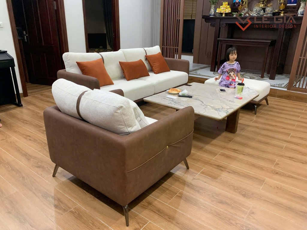 Ảnh chụp thực tế sofa da nỉ phòng khách cao cấp dáng l và văng (723).jpg