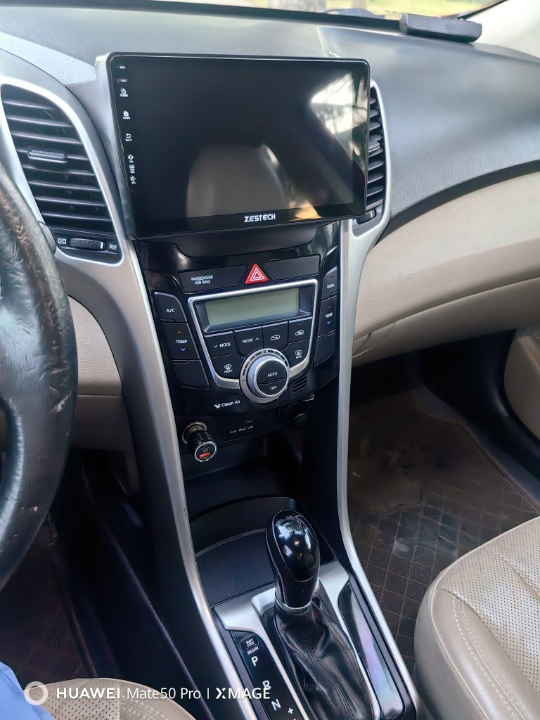 Hyundai i30 2012 (8).jpg