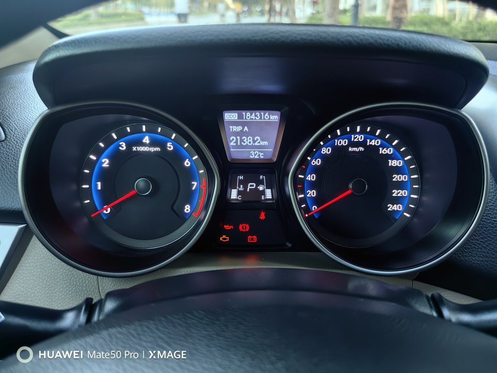 Hyundai i30 2012 (9).jpg