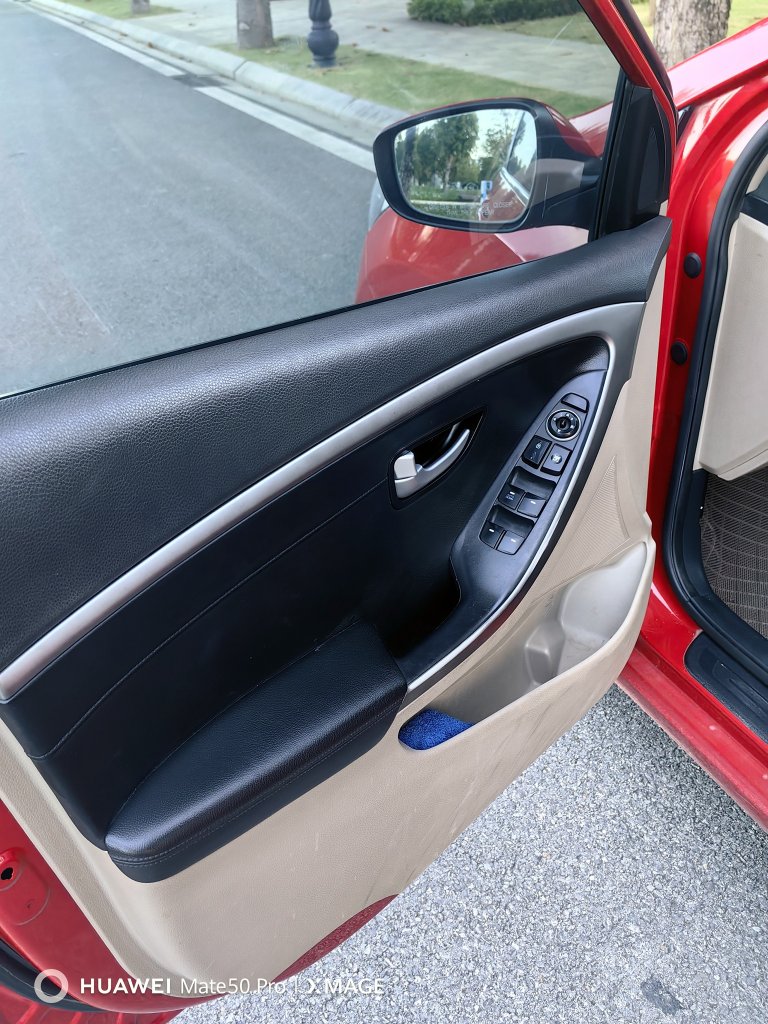 Hyundai i30 2012 (10).jpg