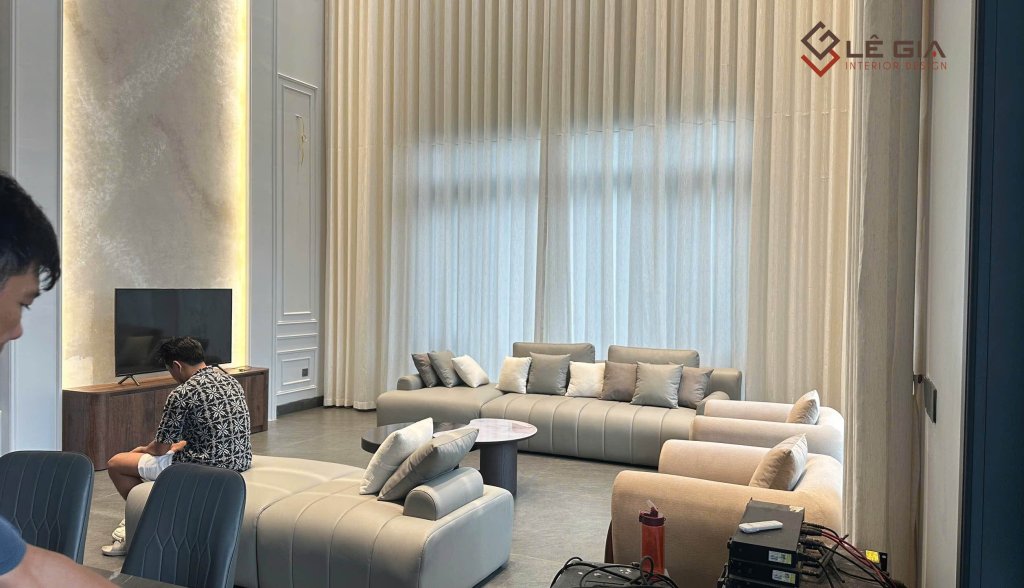 Ảnh chụp thực tế sofa da nỉ phòng khách cao cấp dáng l và văng (736).jpg