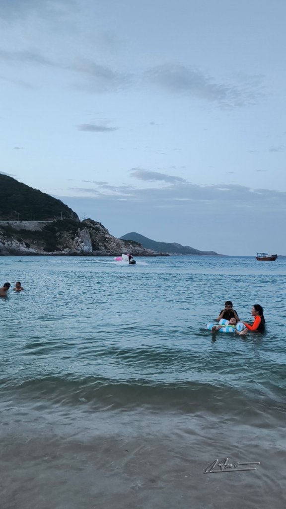TVH's pic - Gia dinh Hung&Lieu & Ban C3 tam bien Bai Chui, Vinh Hai, Ninh Thuan - 080826 (13).jpg