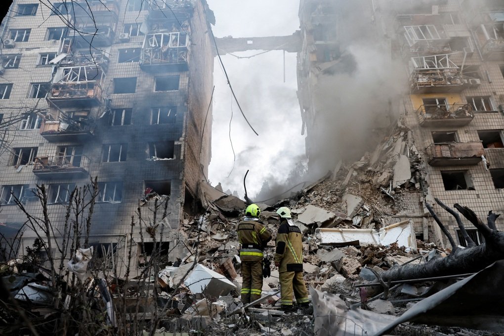 2025-06-17t021755z1838793320rc224fa2a0glrtrmadp3ukraine-crisis-attack-kyivjpg-1750128367410.jpg
