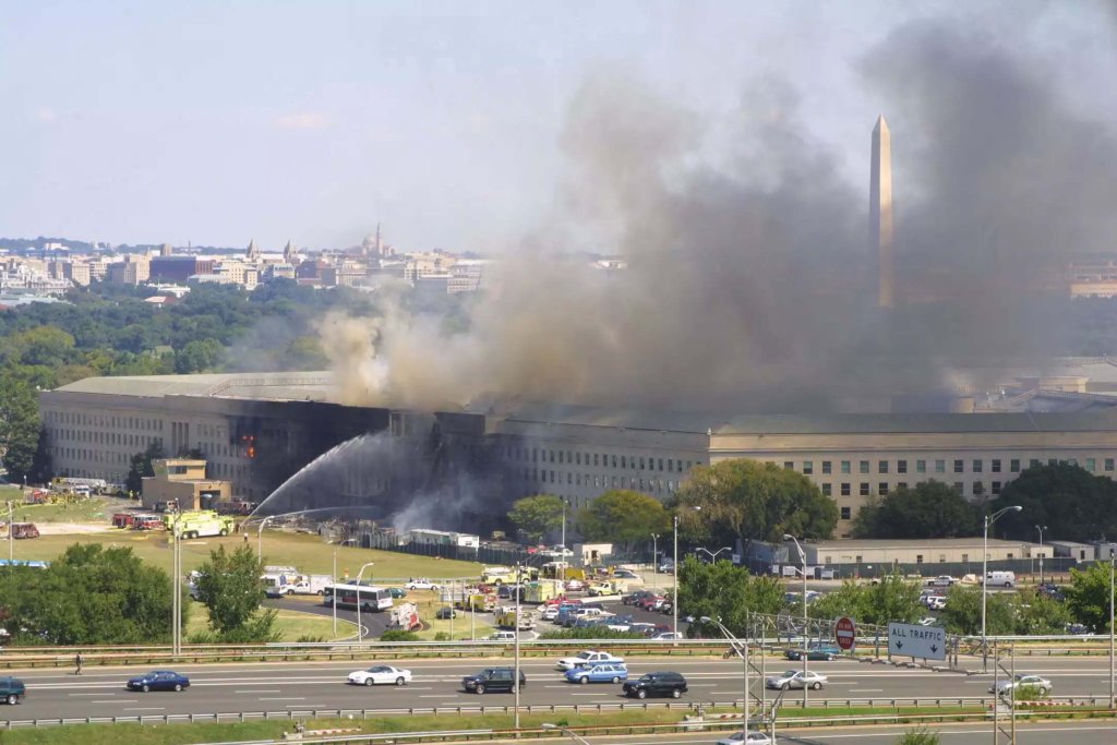 PENTAGON 2001_9_11 (45).jpg